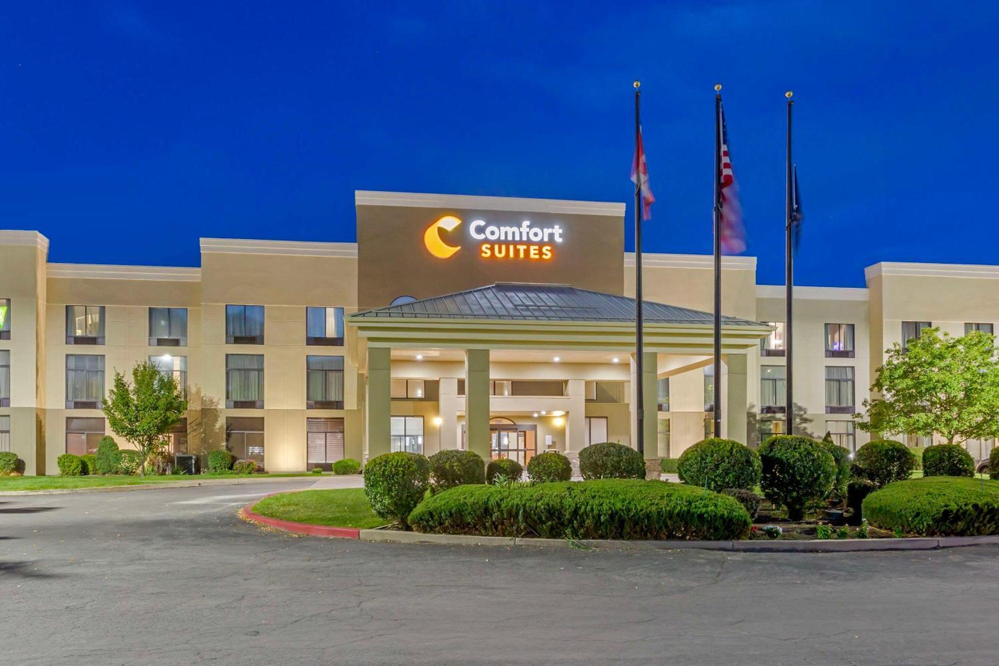 Comfort Suites Ogden Conference Center Exterior photo